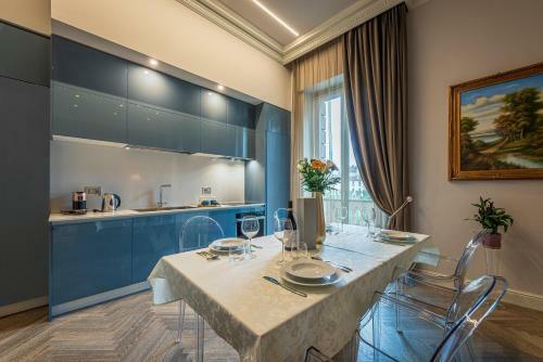Plaza View Luxury Apartment, Alba