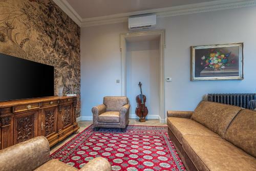 Plaza View Luxury Apartment, Alba