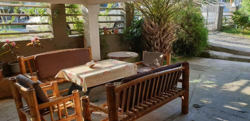 Hostal Medea And Maiko Guesthouse