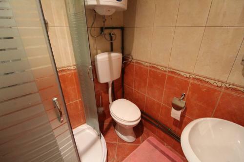 Hostal Rooms And Apartment Palas