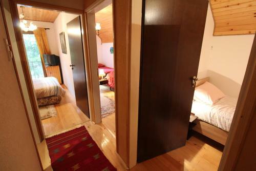 Hostal Rooms And Apartment Palas