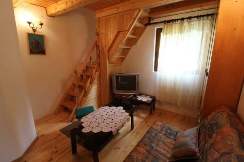 Hostal Rooms And Apartment Palas