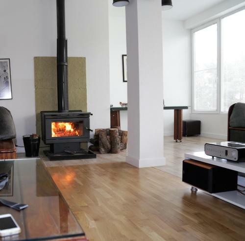 Hostal Vilas Ambasador Bratin Dol