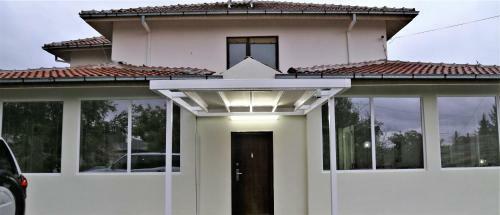 Hostal Vilas Ambasador Bratin Dol