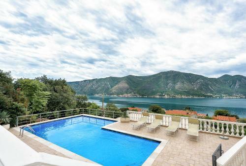 Apartaments Dobrota With Magical View & Swimming Pool