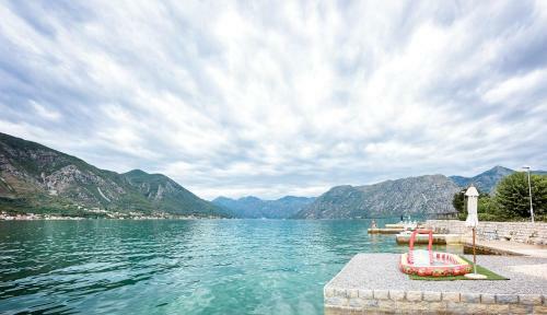 Apartaments Dobrota With Magical View & Swimming Pool