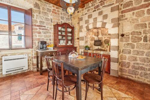 Heritage Apartment By Kotor Nest