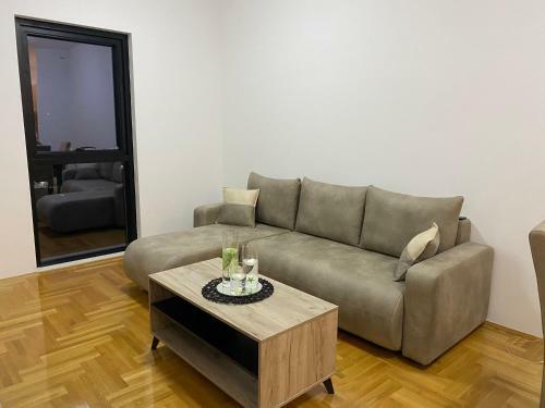 Apartman Sarak