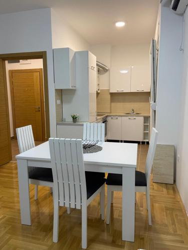 Apartman Sarak