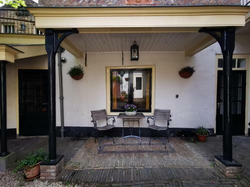 Hostal Koerhuys Alkmaar Unique City Courtyard House