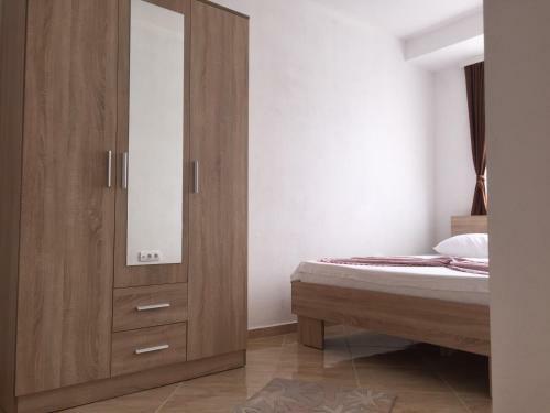 Apartments Esi
