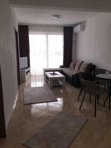 Apartments Esi
