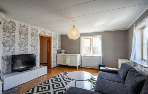 Stunning Home In �m�l W/ Wifi And 3 Bedrooms