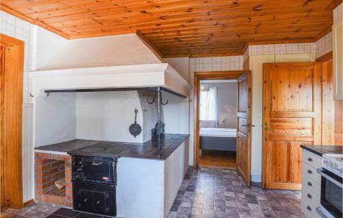 Stunning Home In �m�l W/ Wifi And 3 Bedrooms