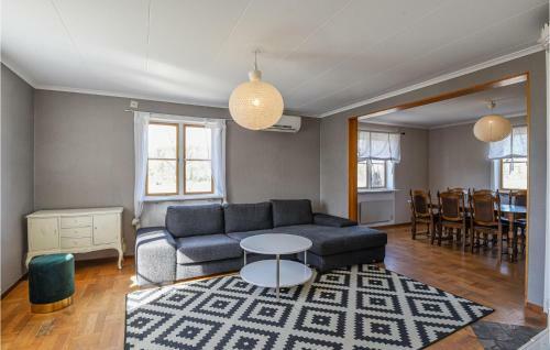 Stunning Home In �m�l W/ Wifi And 3 Bedrooms