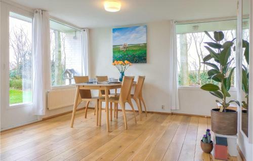 Awesome Home In Brouwershaven With Wifi And 3 Bedrooms