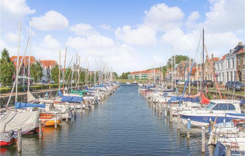 Awesome Home In Brouwershaven With Wifi And 3 Bedrooms