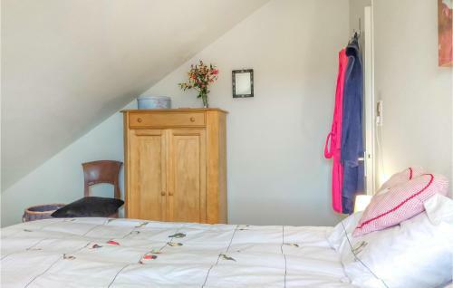 Awesome Home In Brouwershaven With Wifi And 3 Bedrooms
