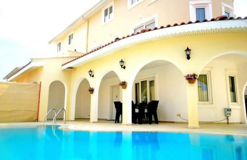 Marvelous Villa With Private Pool In Antalya