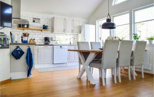 Stunning Home In Borgholm W/ Wifi And 3 Bedrooms