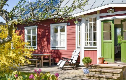 Amazing Home In Borgholm With Wifi And 2 Bedrooms