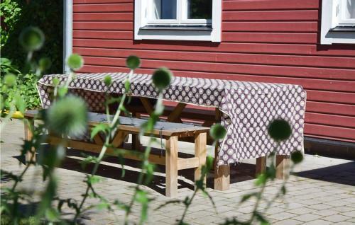 Amazing Home In Borgholm With Wifi And 2 Bedrooms