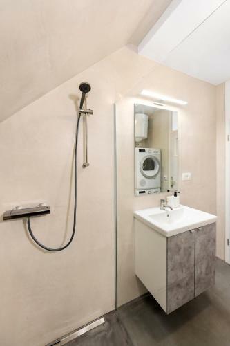 Contemporary 1-bedroom Apartment In Trnovo