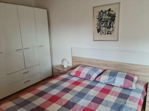 Thomas Apartment 028