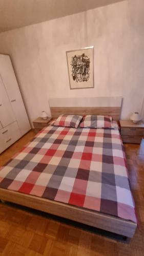 Thomas Apartment 028