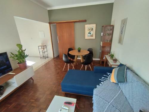 Casa Reformada, 2 Qts, Pr�xima Ao Santu�rio