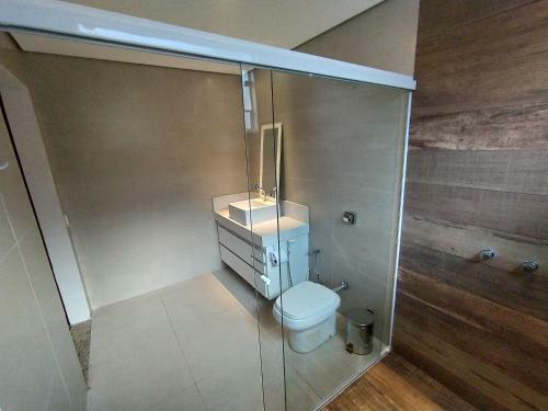 Casa Reformada, 2 Qts, Pr�xima Ao Santu�rio