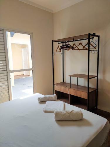Casa Reformada, 2 Qts, Pr�xima Ao Santu�rio