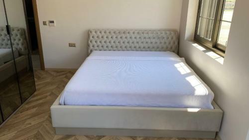 ?neue Luxus-gartenvilla Mit Gro�em Pool!?