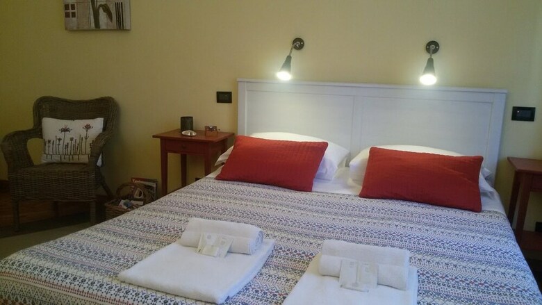 Hostal Alma Clara B&B