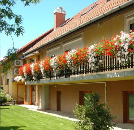 Bed & Breakfast Sarokhaz Panzio