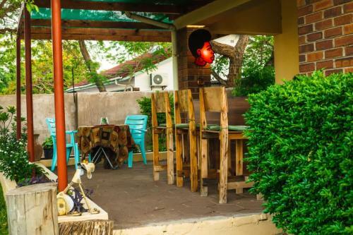 Hostal Birdville Bnb Guesthouse