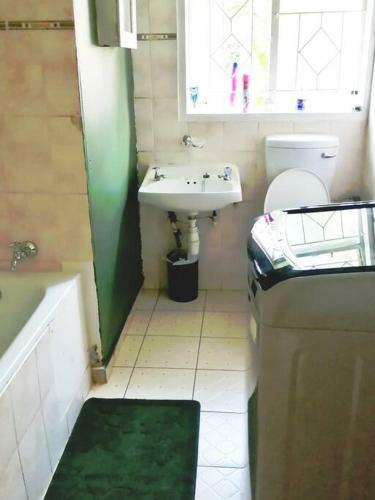 Hostal Birdville Bnb Guesthouse