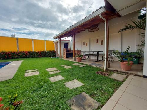 Hermosa Casa De Playa En Bejuco