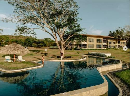 Two Bedroom Beachfront Oasis At Villa Marina