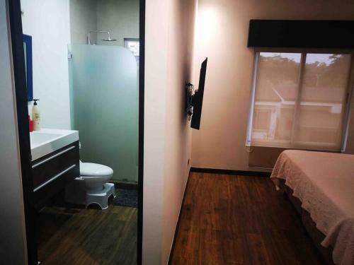 Spacious And Nice House Near Airport