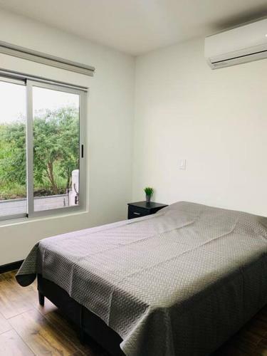 Spacious And Nice House Near Airport
