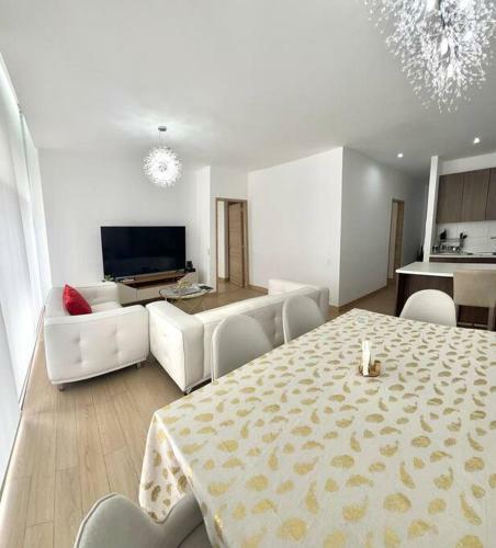 Cristal Home. Apartamento Con Piscina