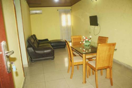 Apartamento Nezafi Specious Appart Logone