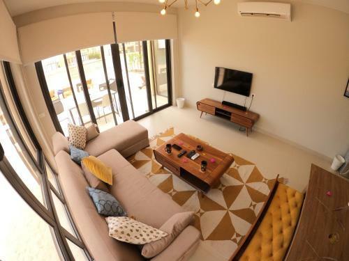 Luxury 3 Bedrooms Town House