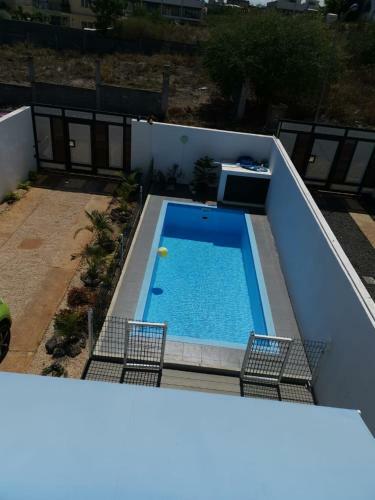 Private Duplex, Host Offering 1 Private Bedroom.