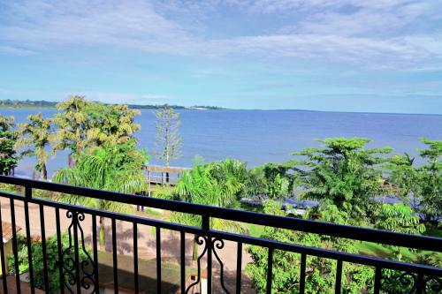 Lakefront Hotel Entebbe