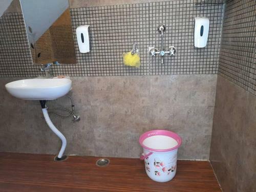 Villa Kartik Homes Cheerful 2-bedrooms Cottage With Refreshing View