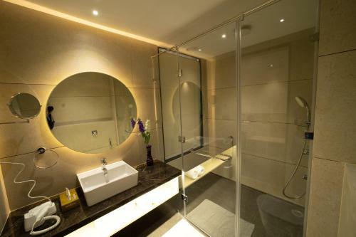Hotel The Monarch At Chakan Midc, Pune