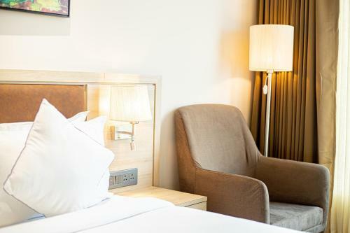 Hotel The Monarch At Chakan Midc, Pune