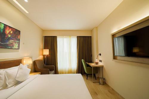 Hotel The Monarch At Chakan Midc, Pune